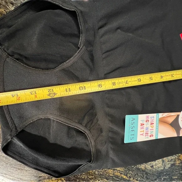 Spanx Assets shape wear. Black, XL - Picture 3 of 6